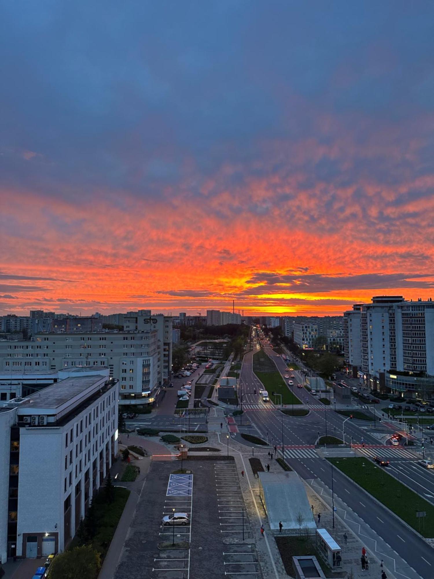 Apartment 2 Pokojowe Mieszkanie, Metro M2, Swietny Widok, Zachody