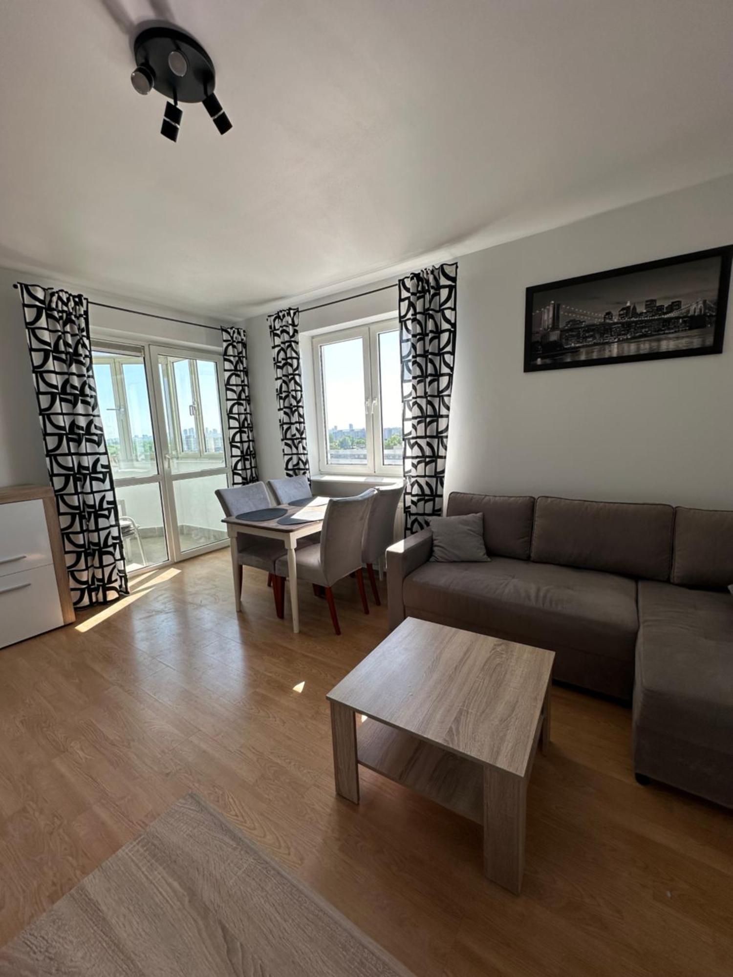 2 Pokojowe Mieszkanie, Metro M2, Swietny Widok, Zachody Apartment Warsaw